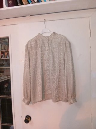 Blusa vintage satén abotonada manga larga