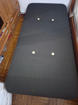 Base tapizada para cama infantil