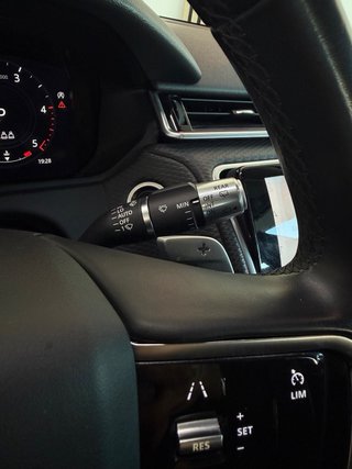 Land Rover Range Rover Velar R-Dynamic D200 S 4WD