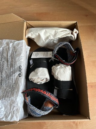 Sandalias DUUO negras y naranjas talla 38