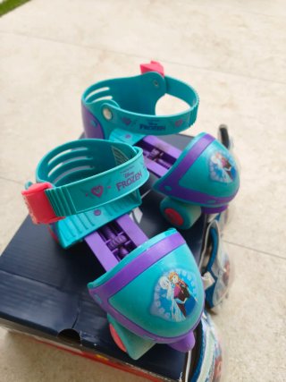 Patines Frozen Talla 22-27 + Protecciones