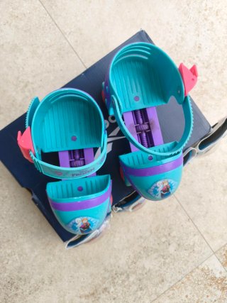 Patines Frozen Talla 22-27 + Protecciones