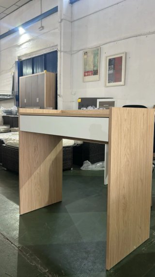 Escritorio moderno madera y blanco