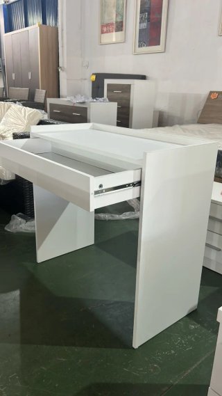Escritorio moderno madera y blanco