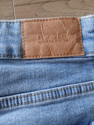 Jeans corti donna Bershka