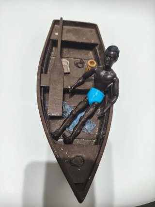 Barca decorativa con figura