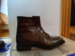Botines de hombre marrones con textura
