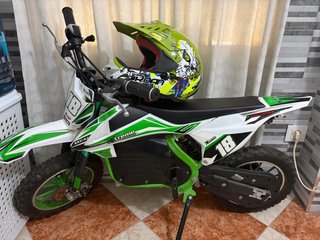 Moto Eléctrica Infantil + Casco
