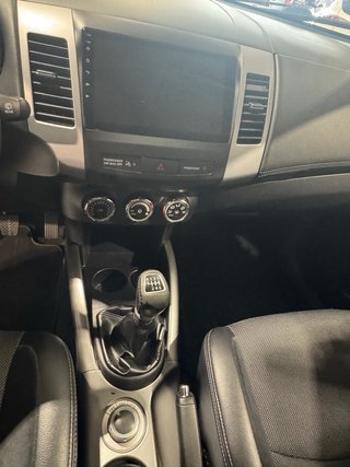 Mitsubishi Outlander 2011
