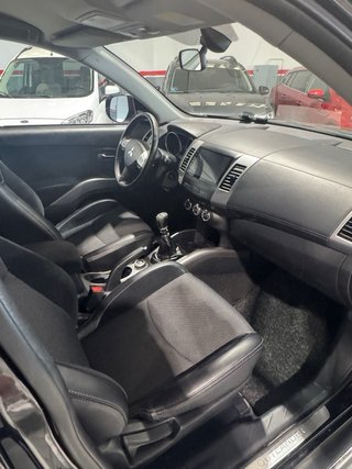 Mitsubishi Outlander 2011