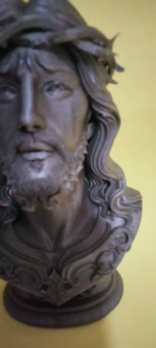 Busto Cristo con corona de espinas