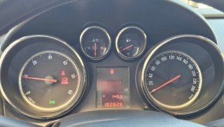 Opel Astra 2011