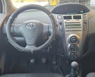 Toyota Yaris 2011