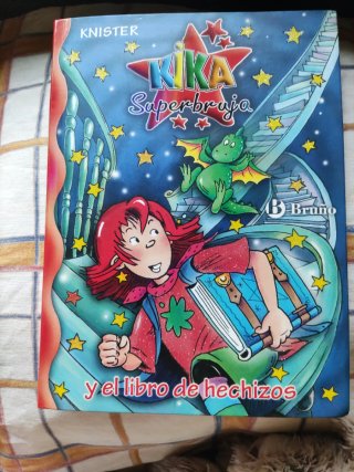 Kika Superbruja y el libro de hechizos