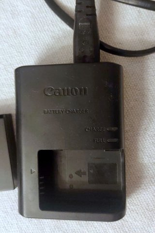 Reflex Canon EOS 100D + Battery Grip + 2 Batterie