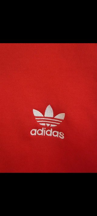 Chaqueta Adidas Roja con Rayas Blancas
