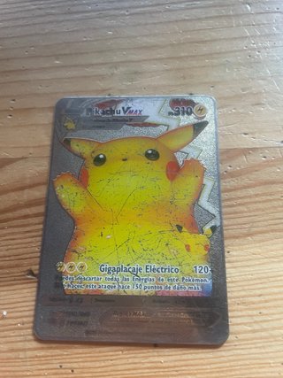Carta Pokémon Pikachu VMAX