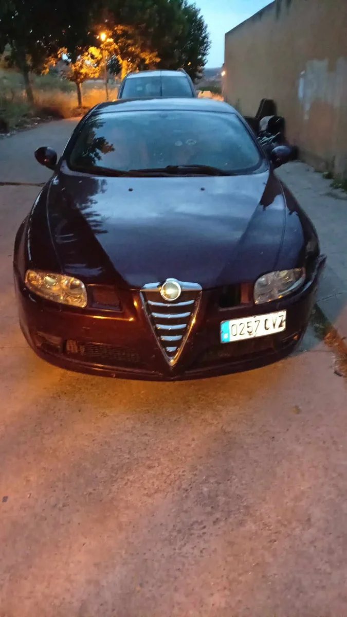 Alfa Romeo GT 2004 - foto 1