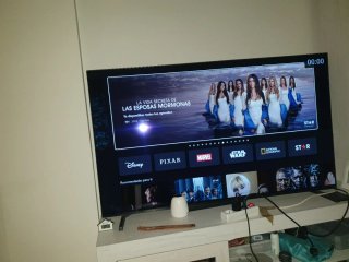 Mueble TV y vitrina blanca
