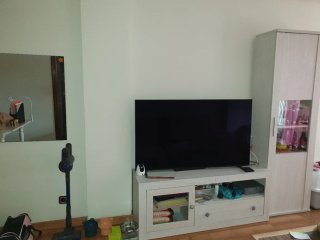 Mueble TV y vitrina blanca