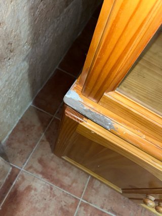 Mueble de salón madera con vitrinas