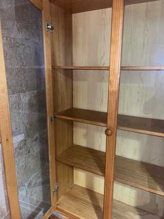 Mueble de salón madera con vitrinas