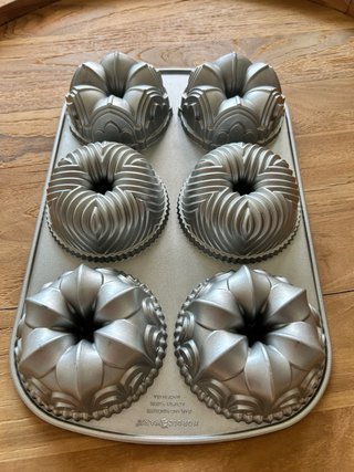 Molde Garland Bundtlette Nordicware