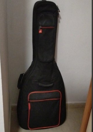 Guitarra Eléctrica Squier Stratocaster Pack