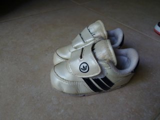 Lote 3 pares zapatillas bebé. T17-18