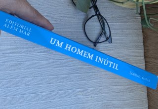 Livro "Um Homem Inútil" – Lorenzo Gaiga