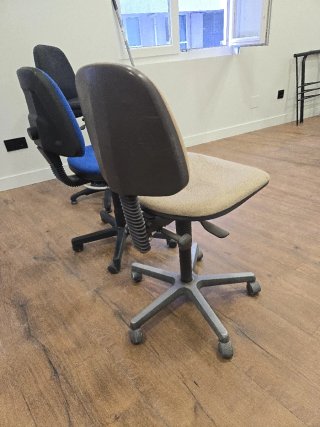 Pack de 3 sillas de oficina y taller.