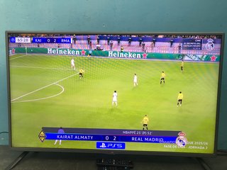 Televisor LED LG de 32 pulgadas, Smart TV.
