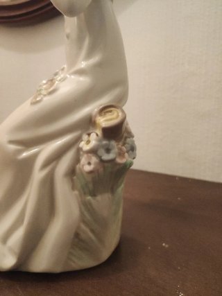Figura Porcelana Dama Sentada Casades