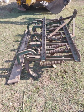 Cultivador para reparar o piezas