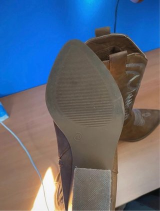 Botas cowboy marrones con bordado