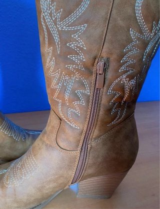 Botas cowboy marrones con bordado