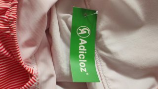 Bañador rosa a rayas con volantes