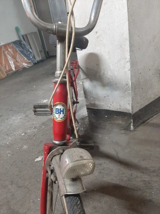 Bicicleta BH antigua roja