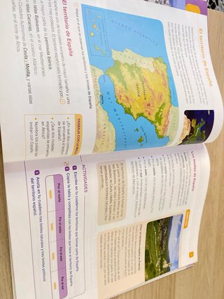 Libro Ciencias sociales, 3 Primaria y atlas