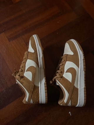 Zapatillas Nike Marrones y Blancas