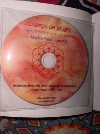 Cuerpo de mujer reconectar con el útero