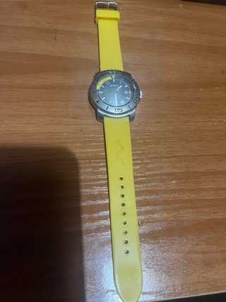 Reloj Ungaro Amarillo y Plateado