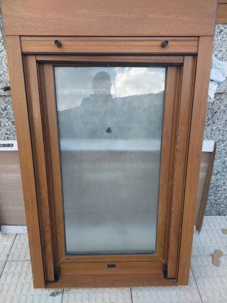 Ventana PVC con persiana y mosquitera  126x75