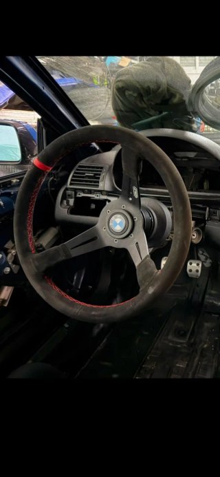 Volante desplazado para drift/grip bmw
