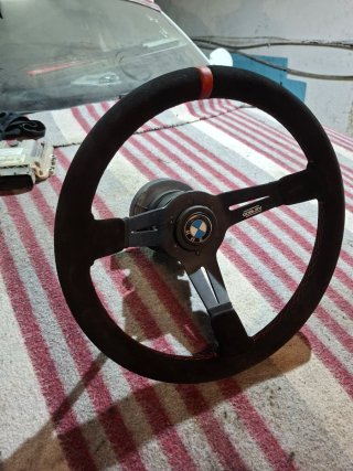 Volante desplazado para drift/grip bmw