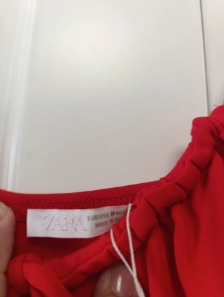 Vestido midi Zara rojo talla M
