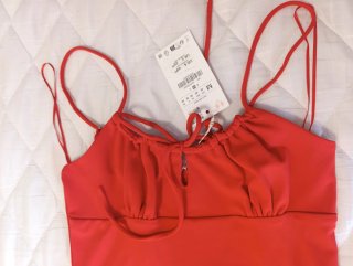 Vestido midi Zara rojo talla M