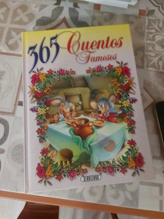 365 Cuentos Famosos