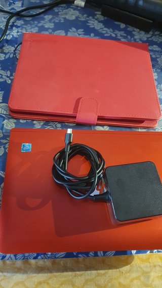 Portátil HP Pavilion x2 Táctil Rojo
