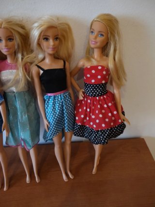 Lote 5 Barbies - Vestidas.